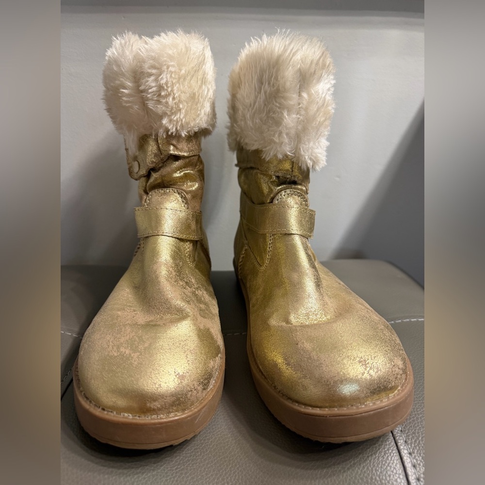 G by Guess Metallic Gold Faux-Fur Winter Boots - Picture 3 of 6
